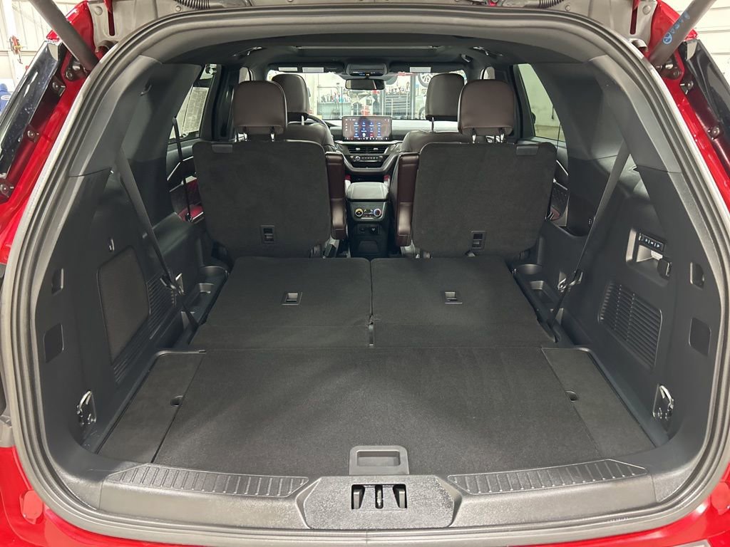 Certified 2025 Ford Explorer Platinum w/ Ultimate Package image 38