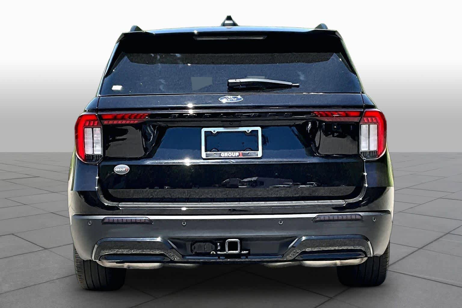Certified 2025 Ford Explorer ST-Line w/ Premium Package AWD/4WD image 5
