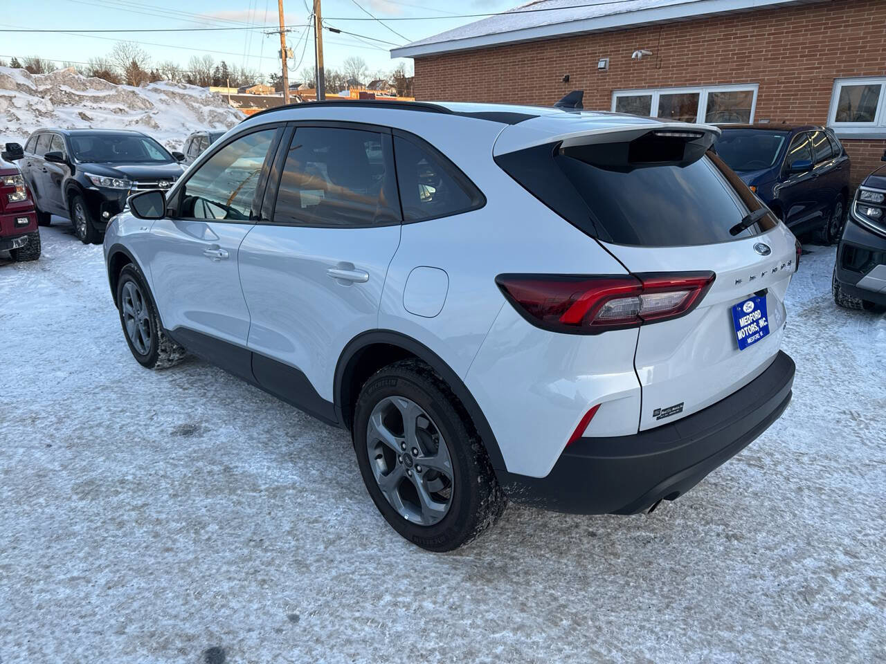 Certified 2025 Ford Escape ST-Line Select AWD/4WD image 4