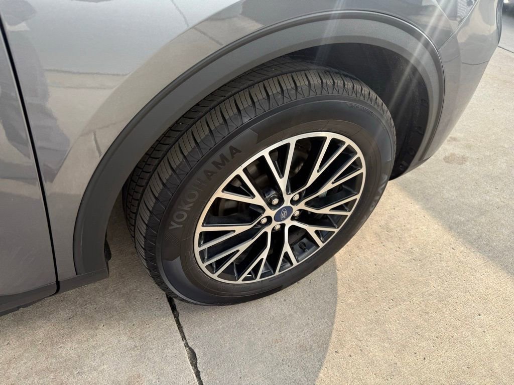 Certified 2021 Ford Escape SEL image 11