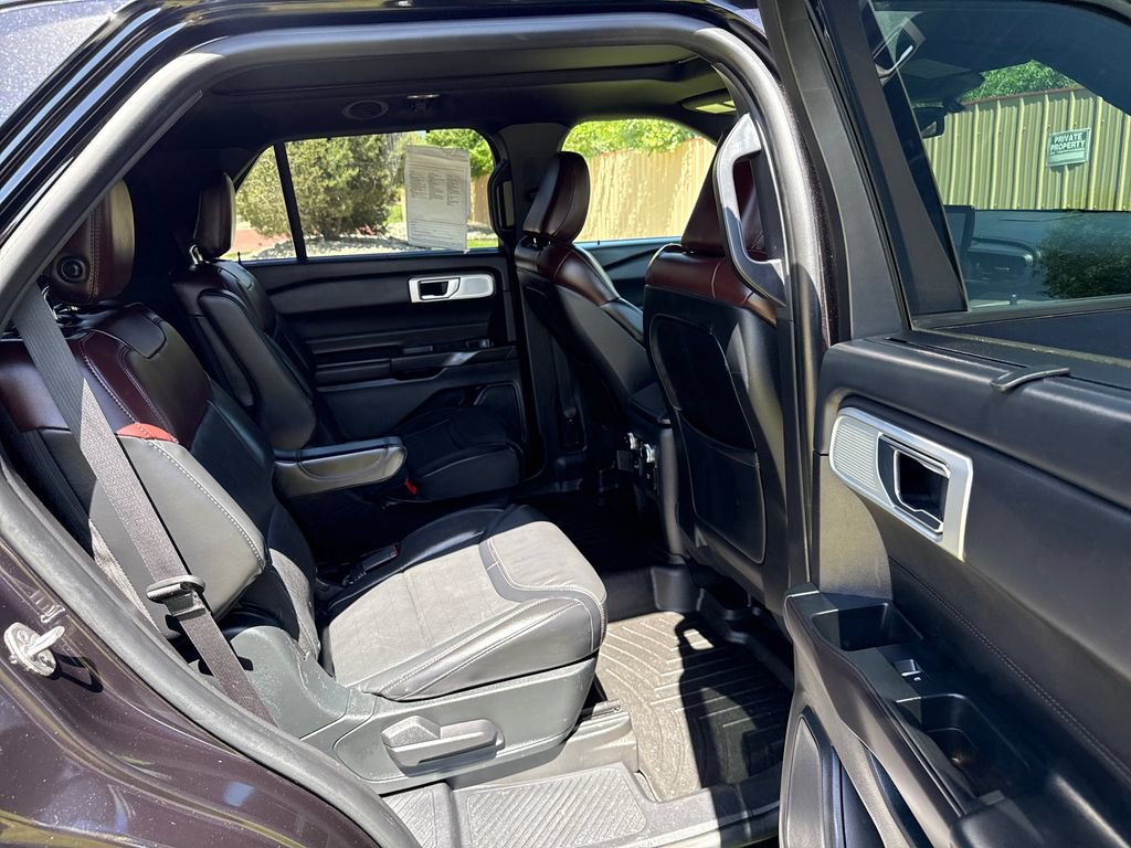 Certified 2020 Ford Explorer Platinum w/ Premium Technology Package AWD/4WD image 27