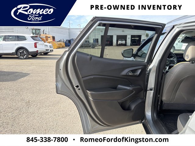 Used 2024 Chevrolet Trax ACTIV w/ Sunroof Package FWD image 27