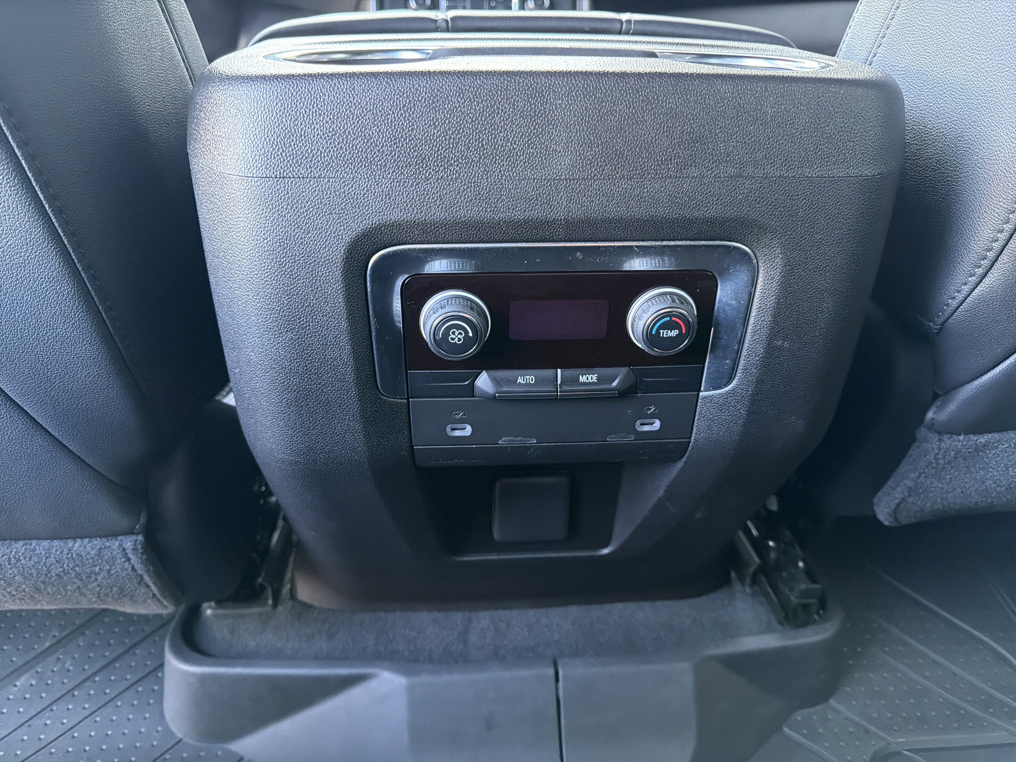 Used 2021 Chevrolet Tahoe Z71 image 36