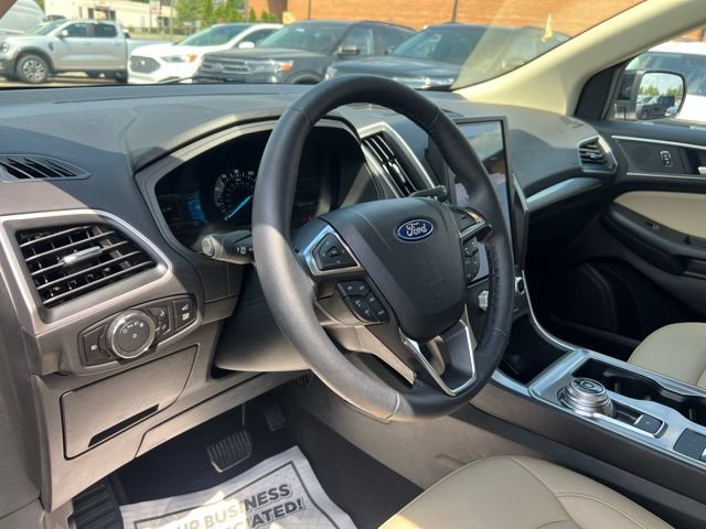 Certified 2024 Ford Edge SEL w/ Convenience Package AWD/4WD image 7