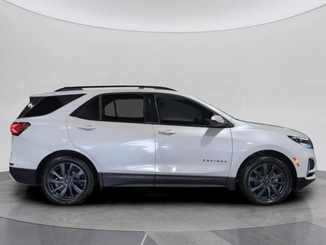 Used 2023 Chevrolet Equinox RS w/ LPO, Floor Liner Package AWD/4WD image 9