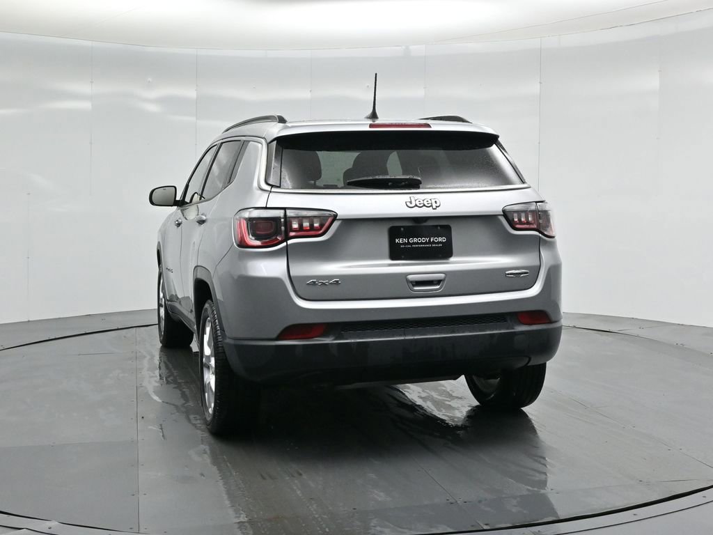 Used 2023 Jeep Compass Latitude image 18