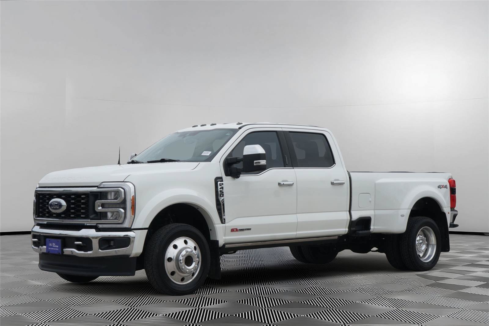 Certified 2023 Ford F450 Lariat w/ Lariat Ultimate Package AWD/4WD image 8