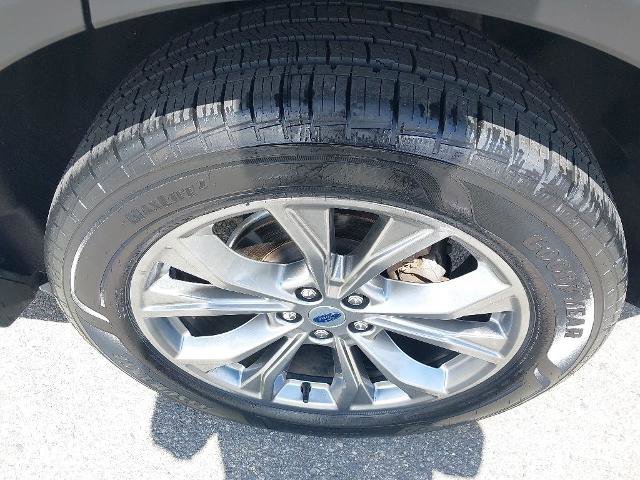 Certified 2022 Ford Explorer XLT w/ Equipment Group 202A AWD/4WD image 13