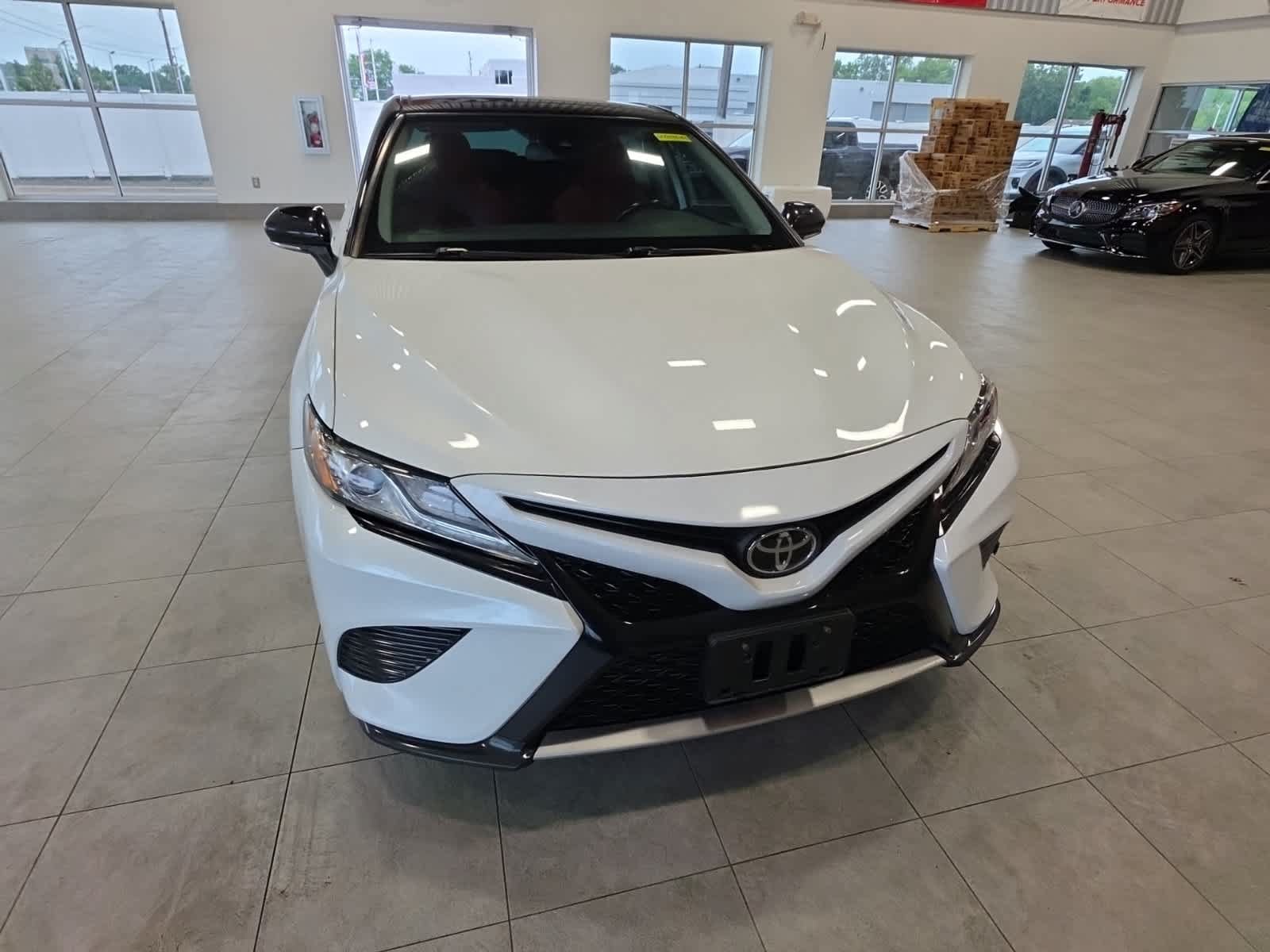 Used 2019 Toyota Camry XSE FWD image 3