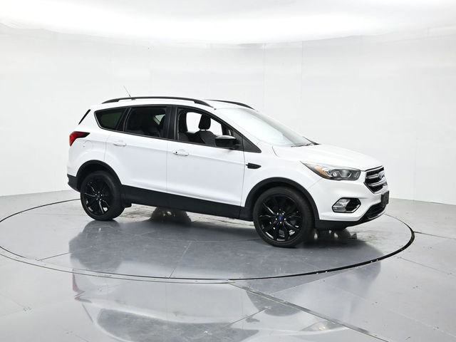 Certified 2019 Ford Escape SE FWD image 3