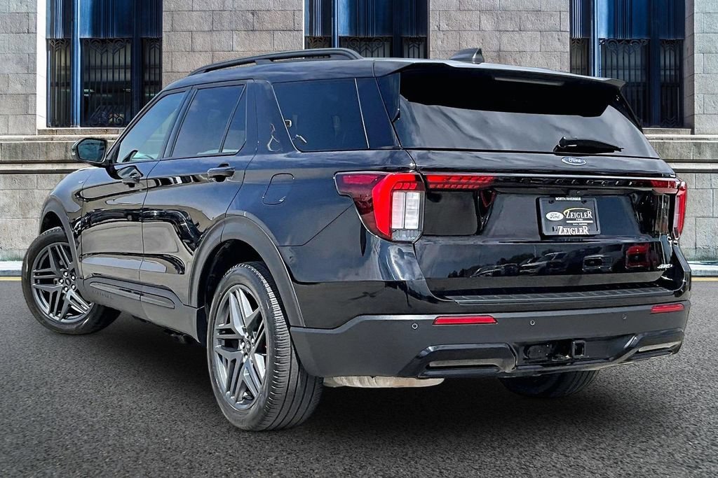 Certified 2025 Ford Explorer ST-Line w/ ST-Line Street Pack AWD/4WD image 10