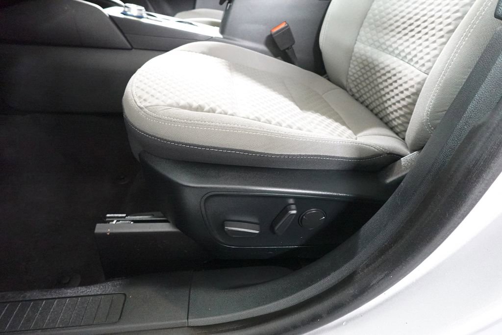 Certified 2020 Ford Escape SE image 11