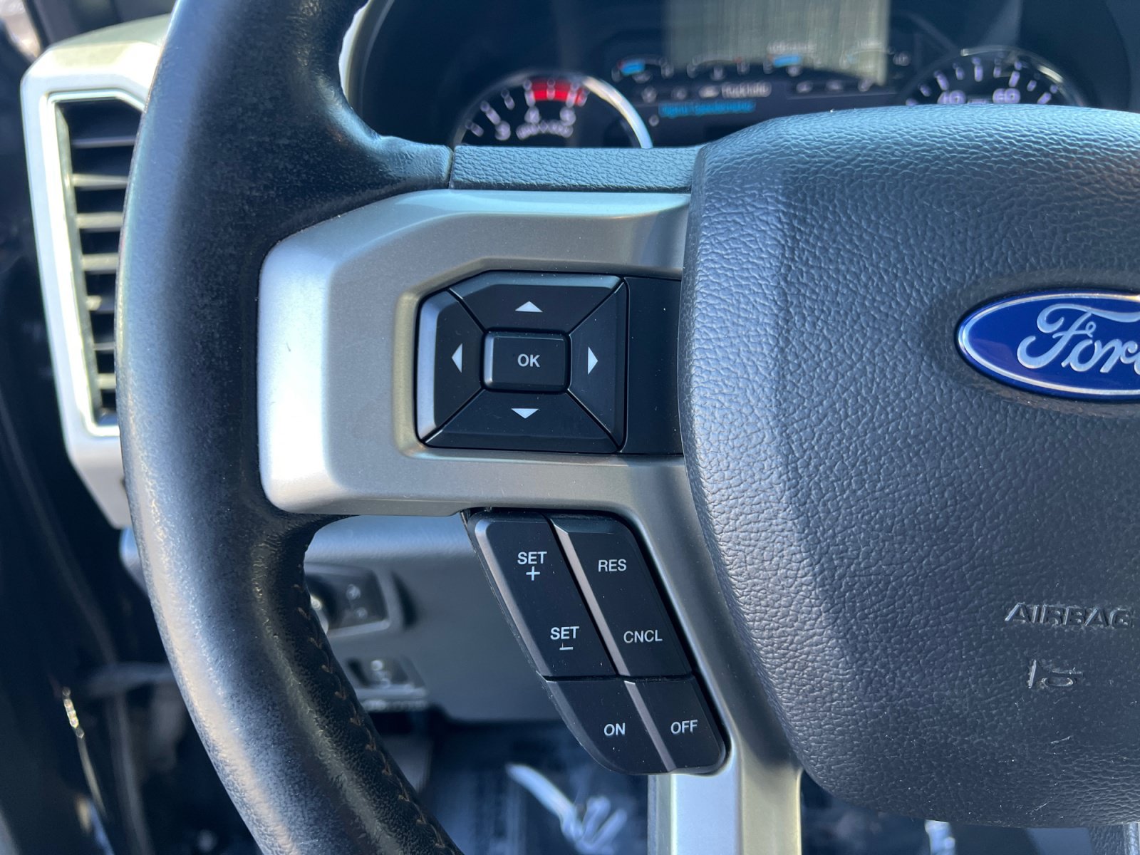 Certified 2022 Ford F350 Lariat w/ Lariat Ultimate Package AWD/4WD image 15