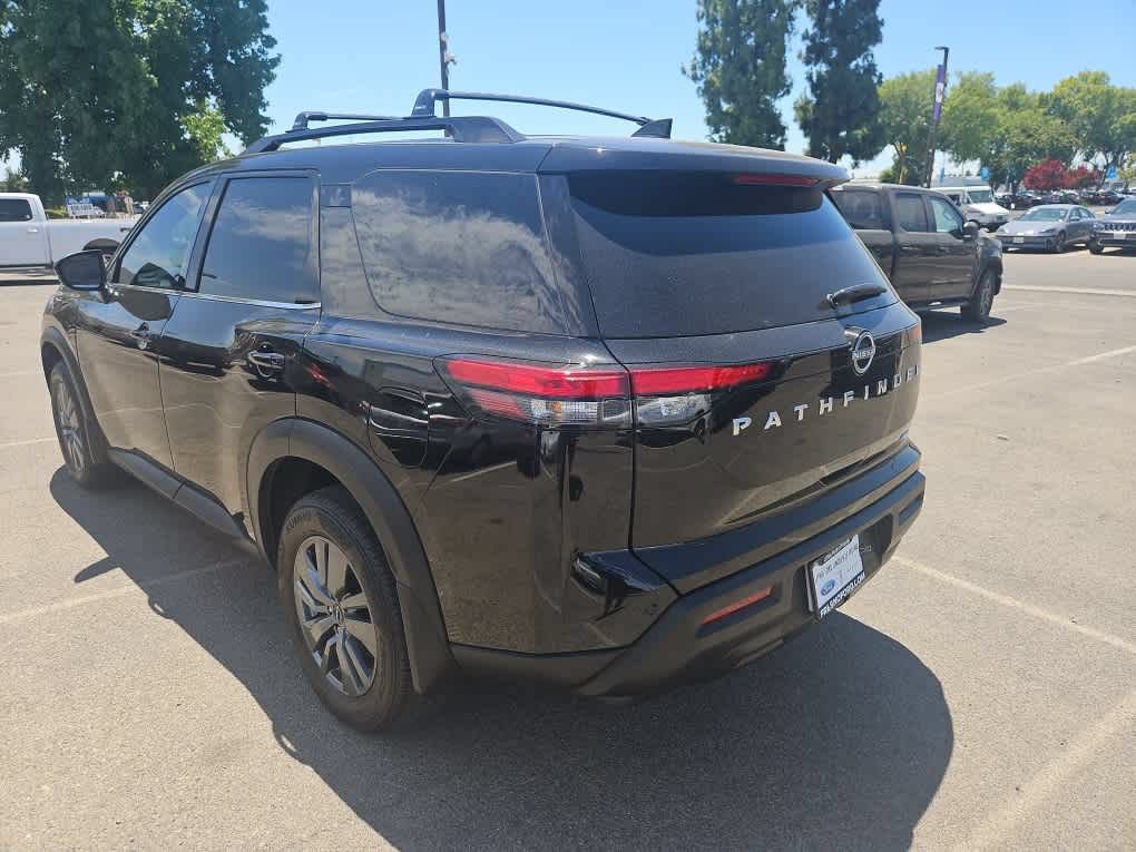 Used 2025 Nissan Pathfinder SV AWD/4WD image 5