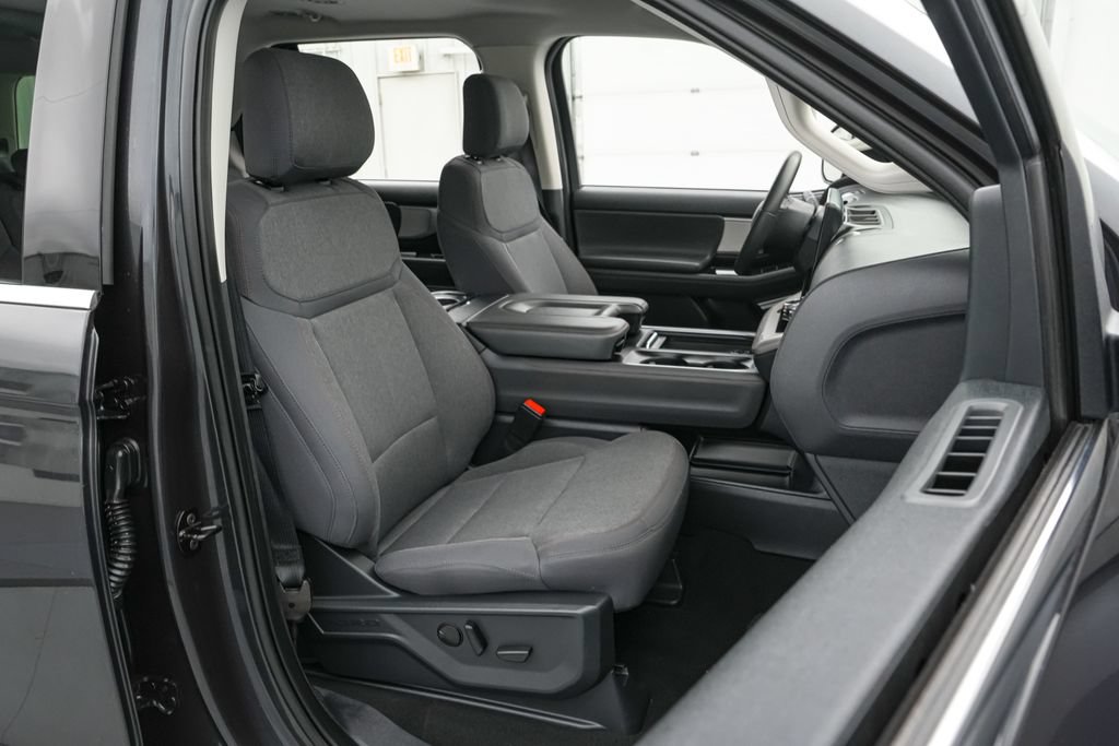 Certified 2025 Ford Expedition Active AWD/4WD image 28