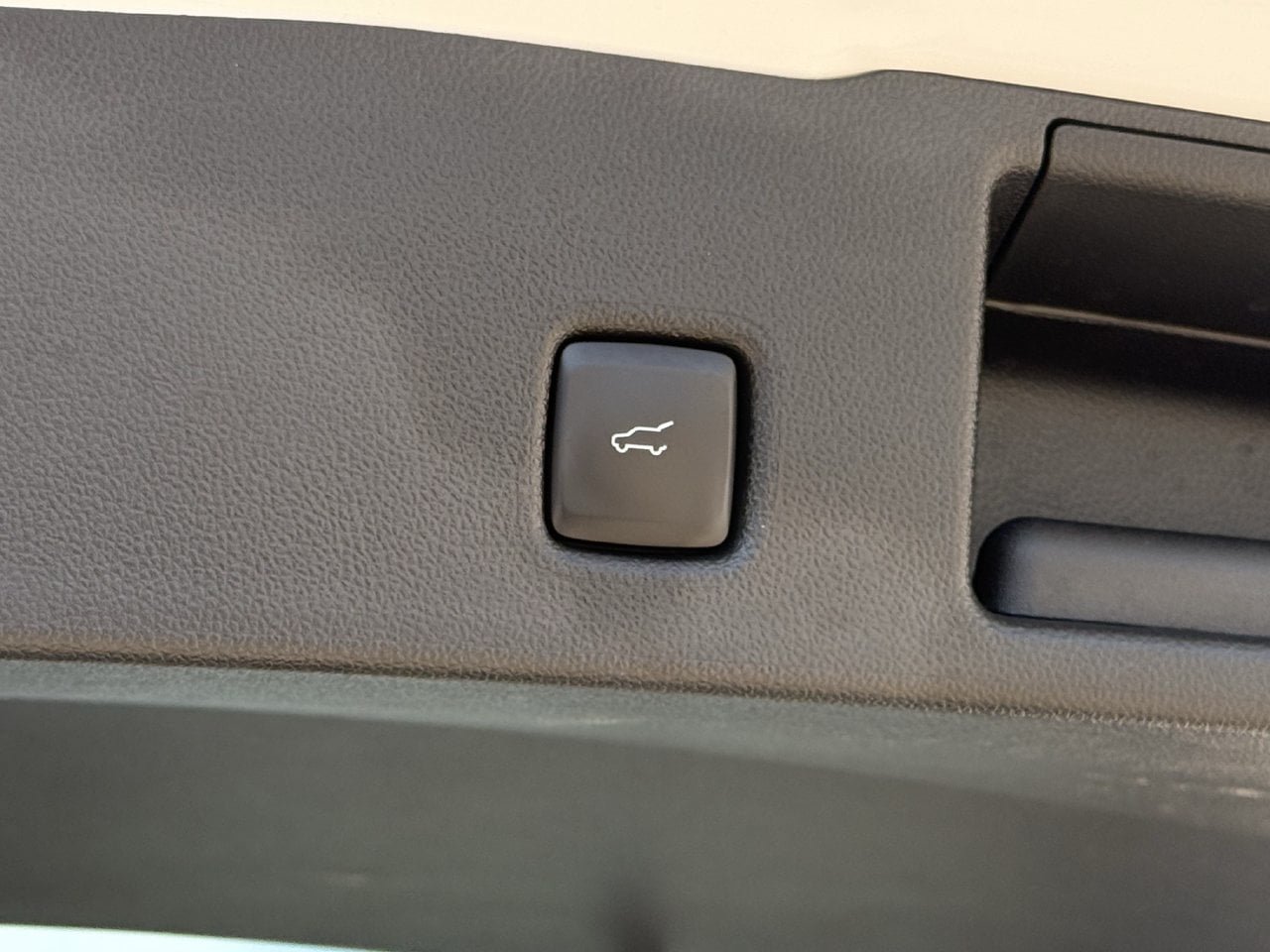 Certified 2024 Ford Escape Active AWD/4WD image 32