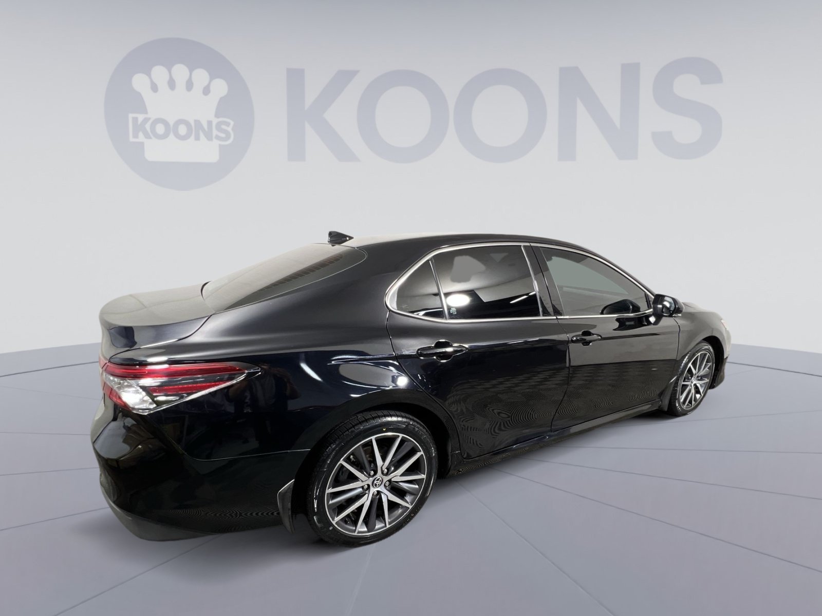 Used 2023 Toyota Camry XLE w/ Cold Weather Package AWD/4WD image 11