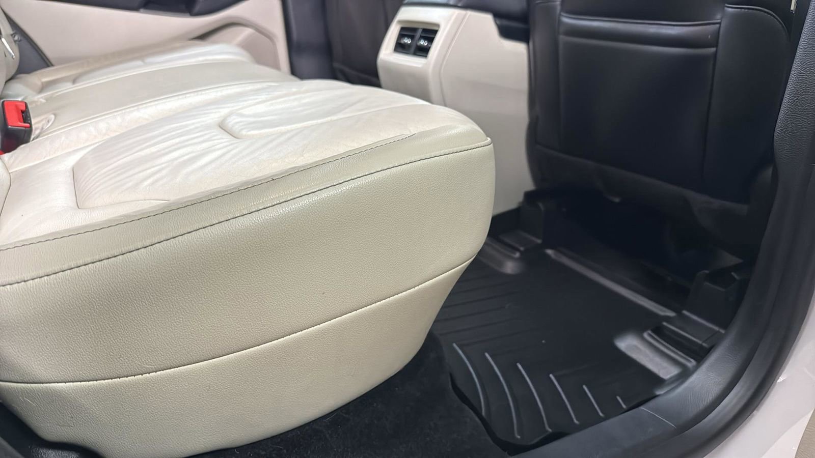 Certified 2018 Ford Edge Titanium w/ Technology Package image 27