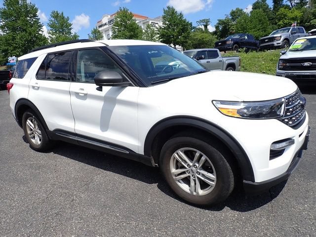 Certified 2023 Ford Explorer XLT w/ Equipment Group 202A AWD/4WD image 8