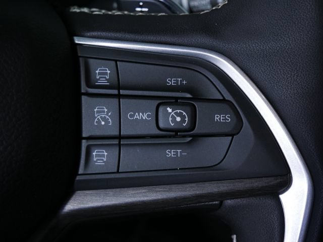 Used 2024 Jeep Grand Cherokee Limited w/ Trailer Tow Package AWD/4WD image 23