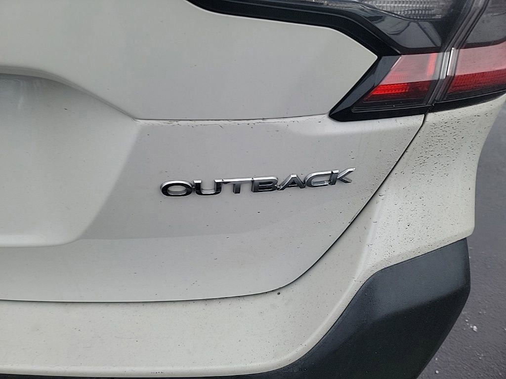 Used 2023 Subaru Outback Premium image 7