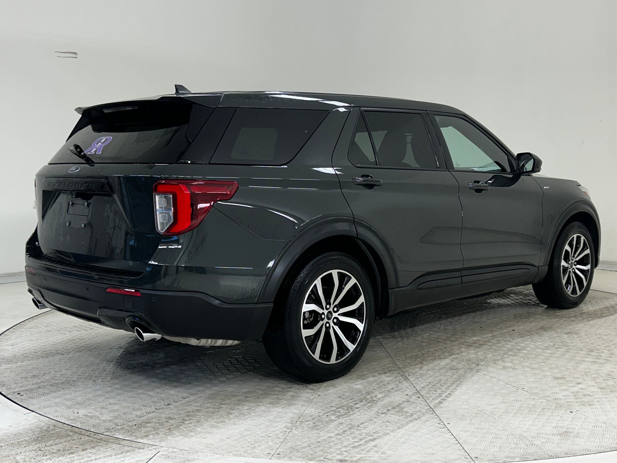 Certified 2022 Ford Explorer ST-Line image 5