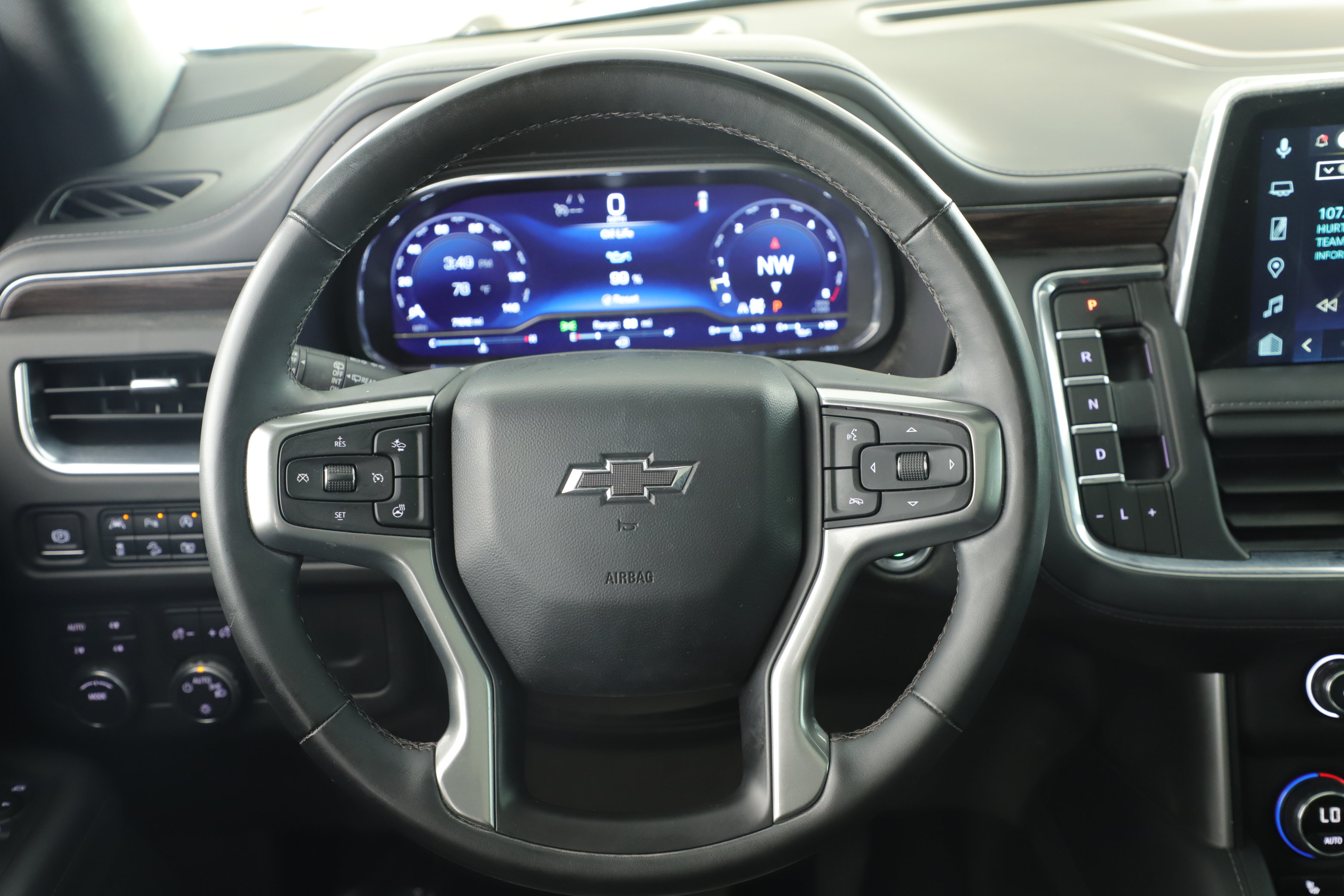 Used 2023 Chevrolet Tahoe Z71 w/ Luxury Package AWD/4WD image 16