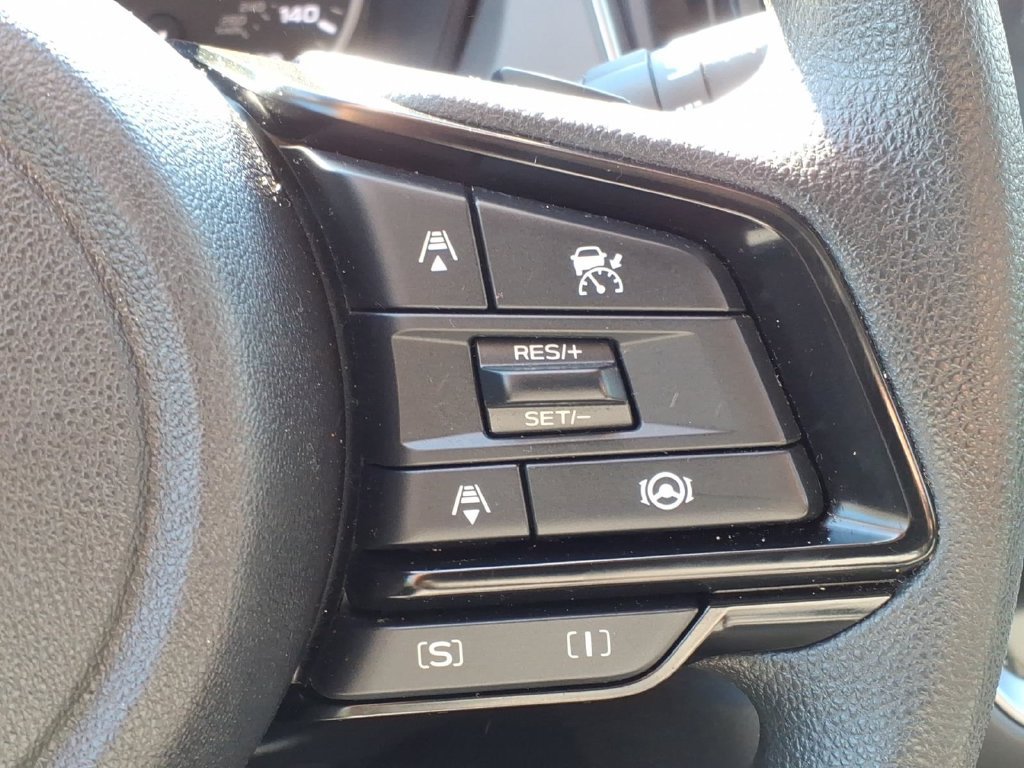 Used 2025 Subaru Crosstrek 2.5i Premium AWD/4WD image 9