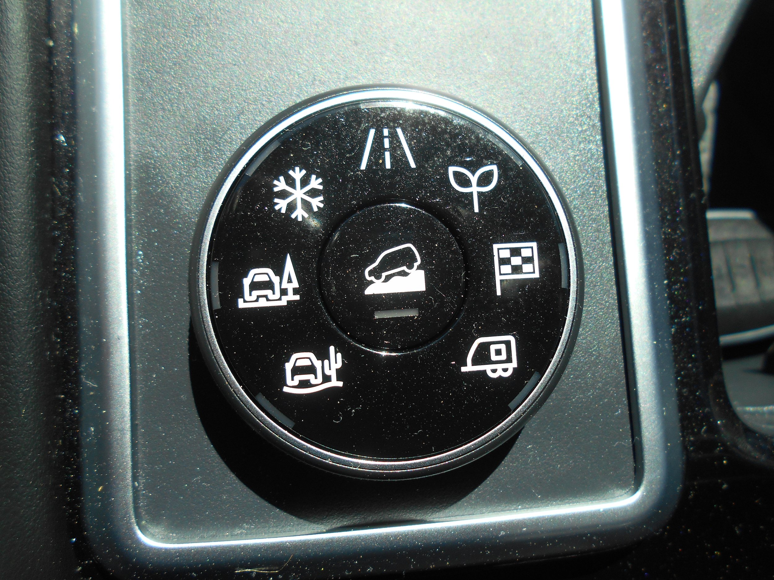 Used 2025 Nissan Pathfinder SV w/ Cargo Package AWD/4WD image 14