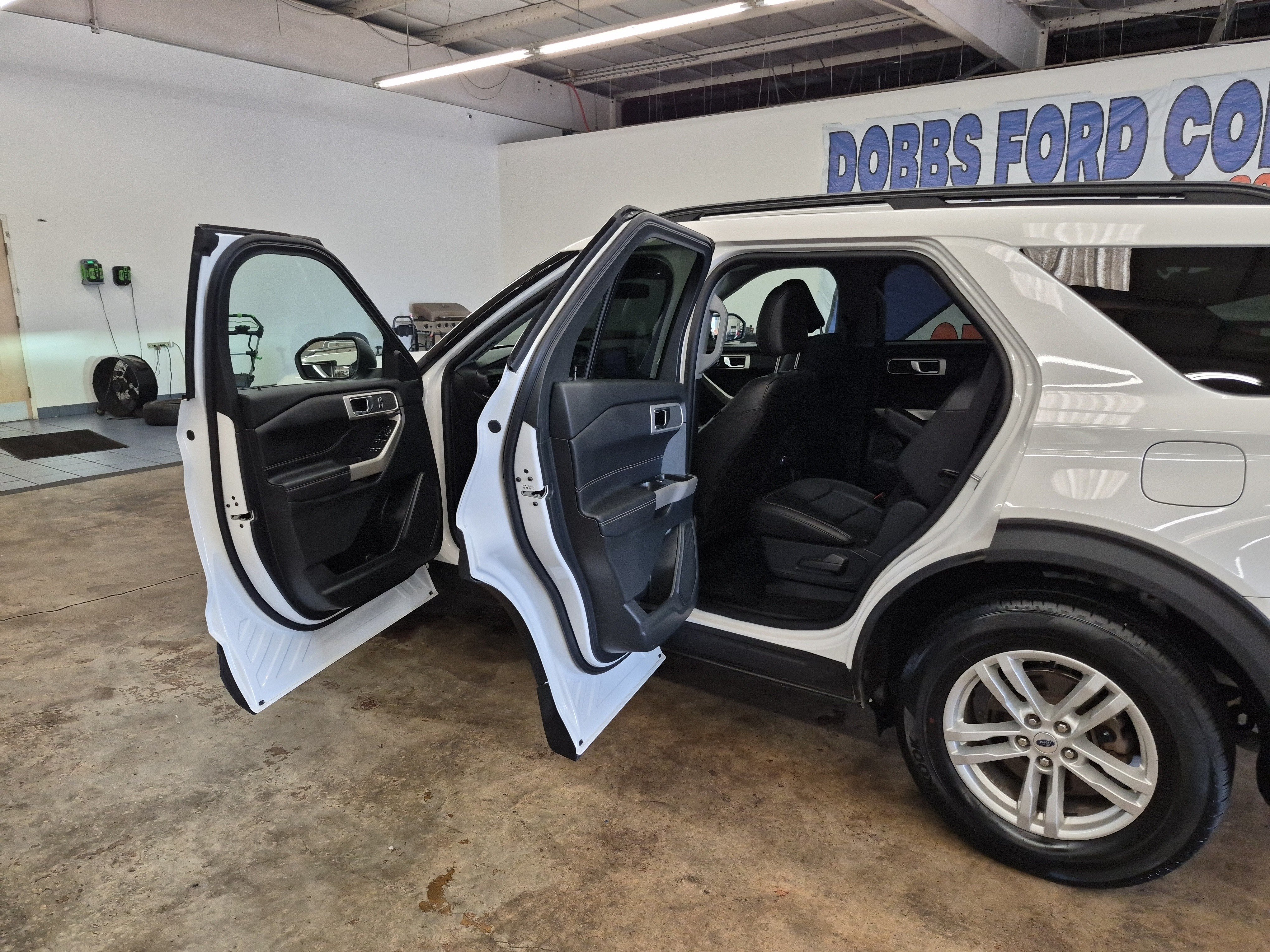 Certified 2023 Ford Explorer XLT w/ Equipment Group 202A RWD image 12