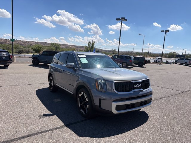 Used 2024 Kia Telluride EX FWD image 11