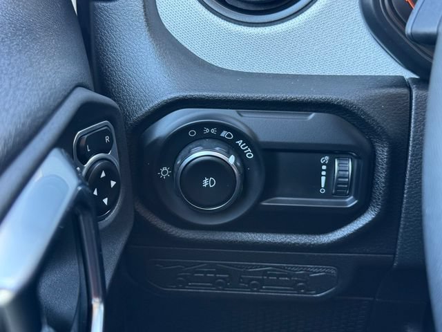 Used 2025 Jeep Wrangler Unlimited Sport AWD/4WD image 20