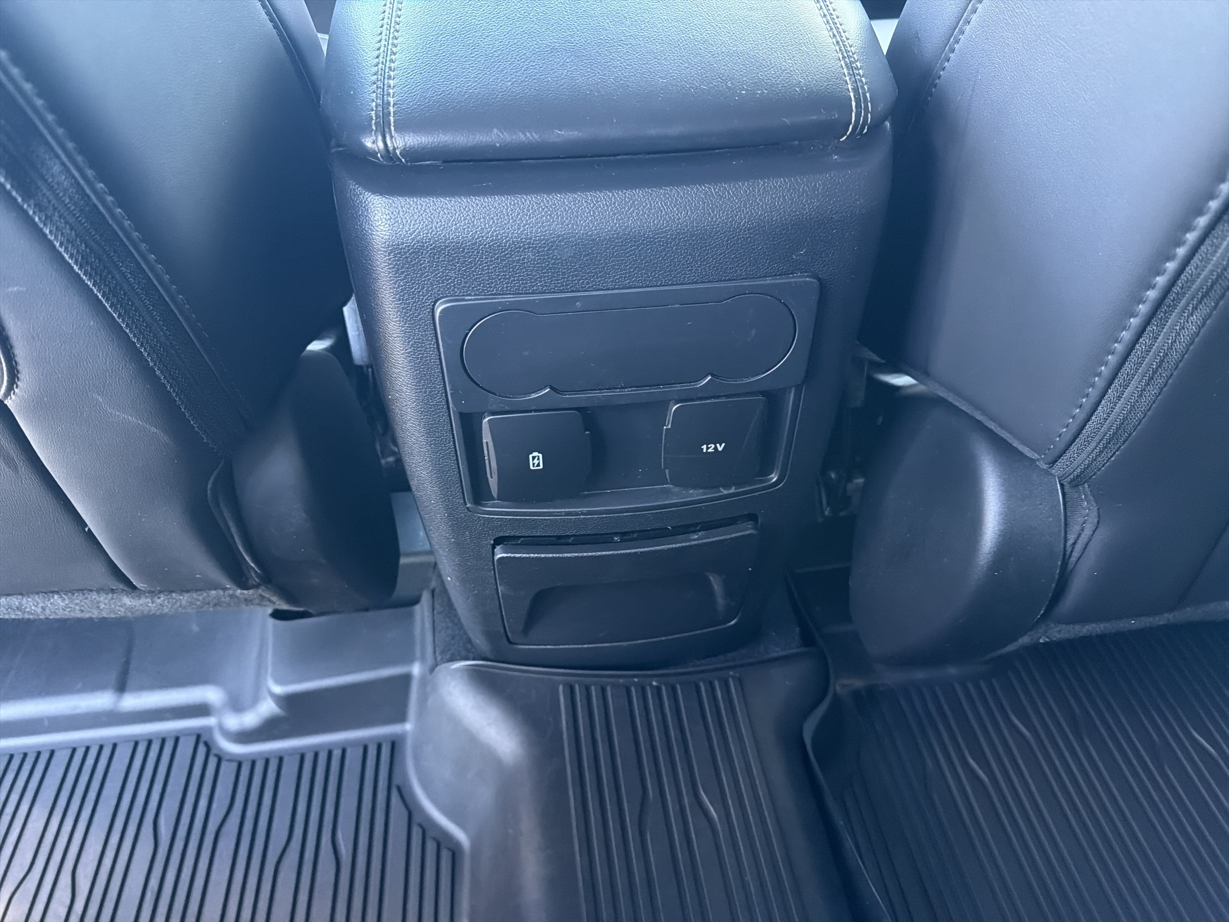 Certified 2024 Ford Explorer XLT w/ Equipment Group 202A AWD/4WD image 28