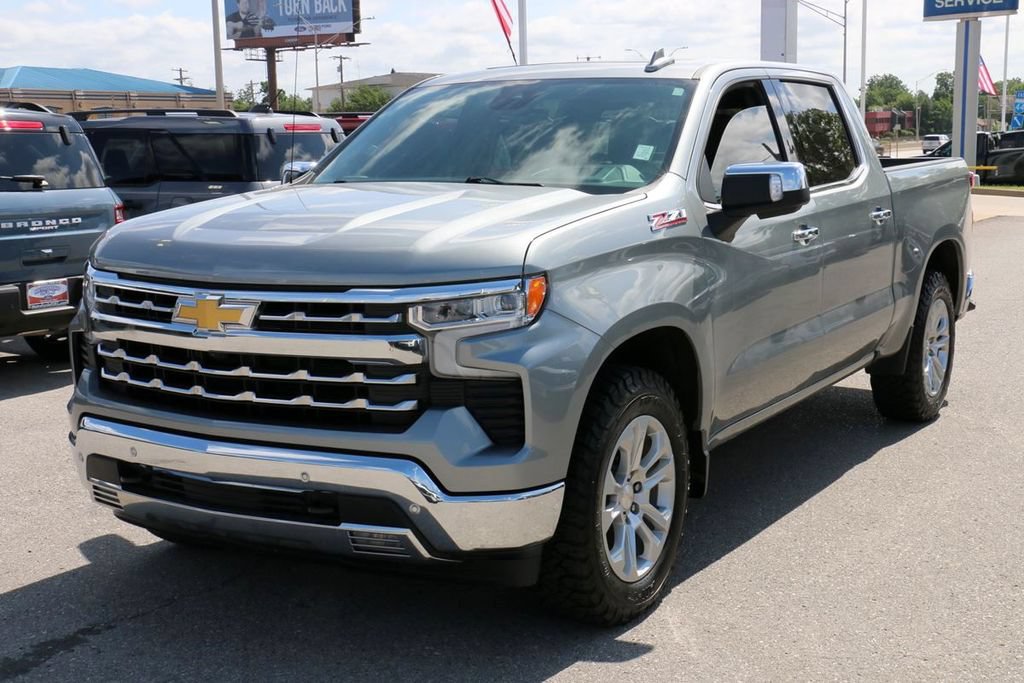 Used 2025 Chevrolet Silverado 1500 LTZ w/ LTZ Premium Package AWD/4WD image 2