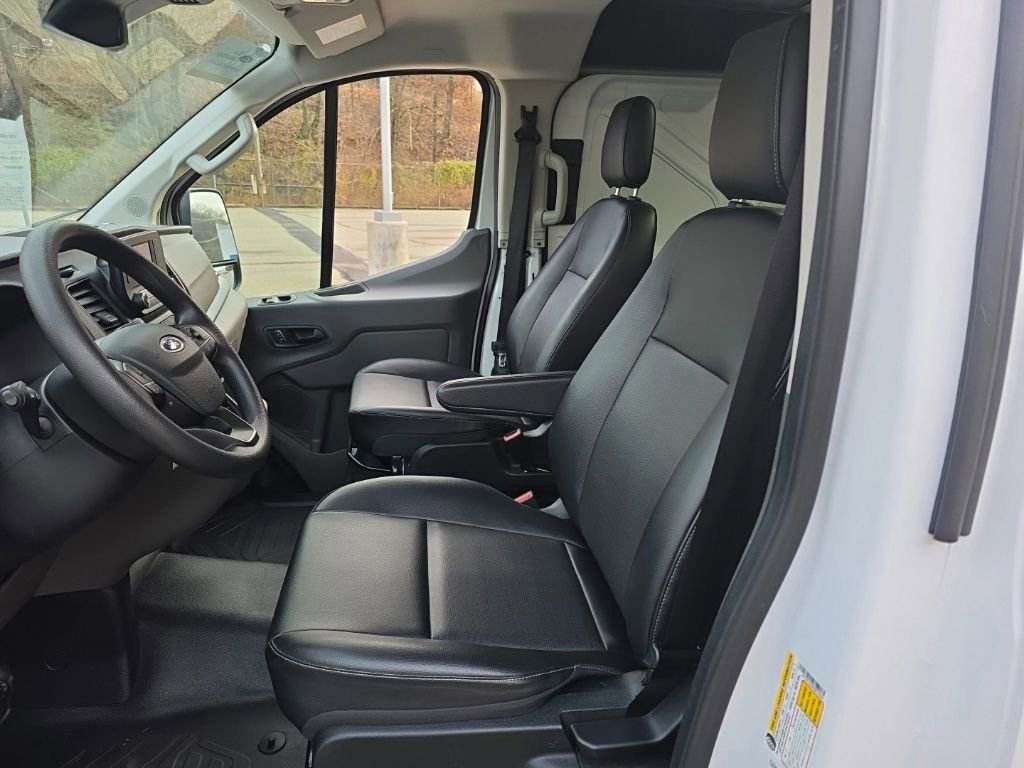 Certified 2023 Ford Transit 150 Low Roof image 17
