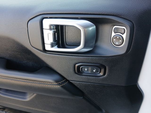 Used 2025 Jeep Wrangler Unlimited Sahara w/ Safety Group image 17