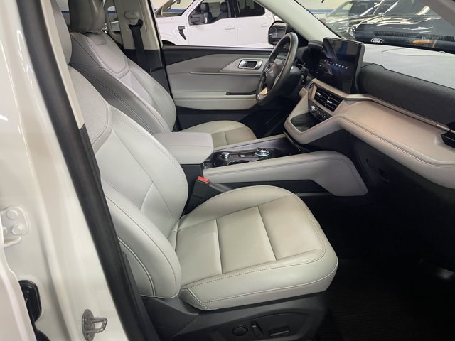 Certified 2025 Ford Explorer Active w/ Active Comfort Package AWD/4WD image 24