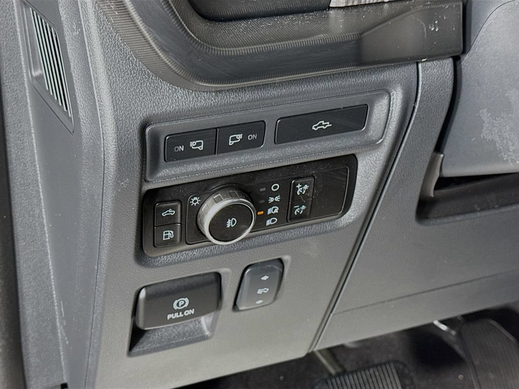 Certified 2023 Ford F150 Platinum w/ Equipment Group 701A High AWD/4WD image 17