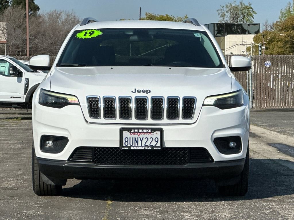 Used 2019 Jeep Cherokee Latitude w/ Cold Weather Group image 9