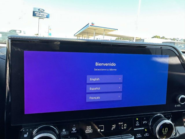 Used 2023 Toyota Highlander Platinum FWD image 22