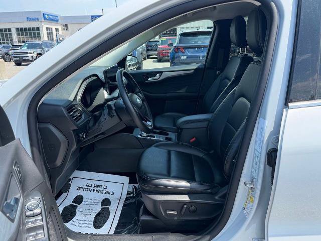 Certified 2025 Ford Escape Platinum AWD/4WD image 16