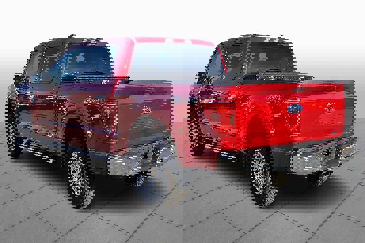 Certified 2021 Ford F150 XLT w/ Equipment Group 302A High image 4