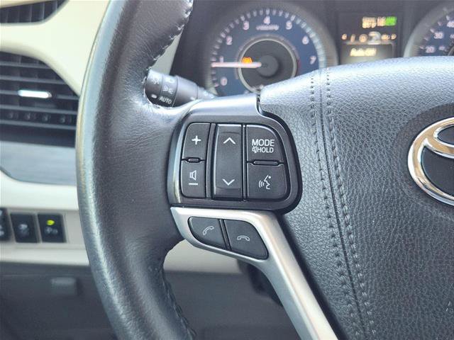 Used 2020 Toyota Sienna XLE Premium FWD image 28