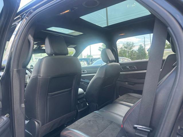 Certified 2018 Ford Explorer XLT w/ Equipment Group 202A AWD/4WD image 9