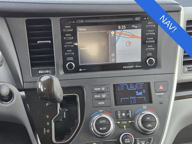 Used 2020 Toyota Sienna XLE w/ XLE Navigation Package FWD image 16