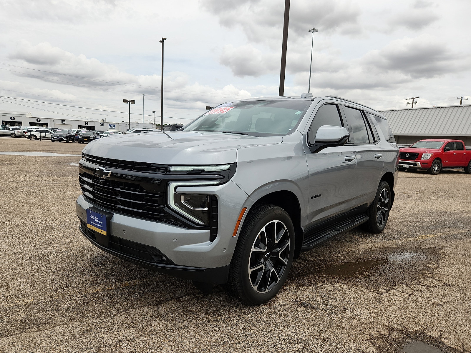 Used 2025 Chevrolet Tahoe RST AWD/4WD image 3