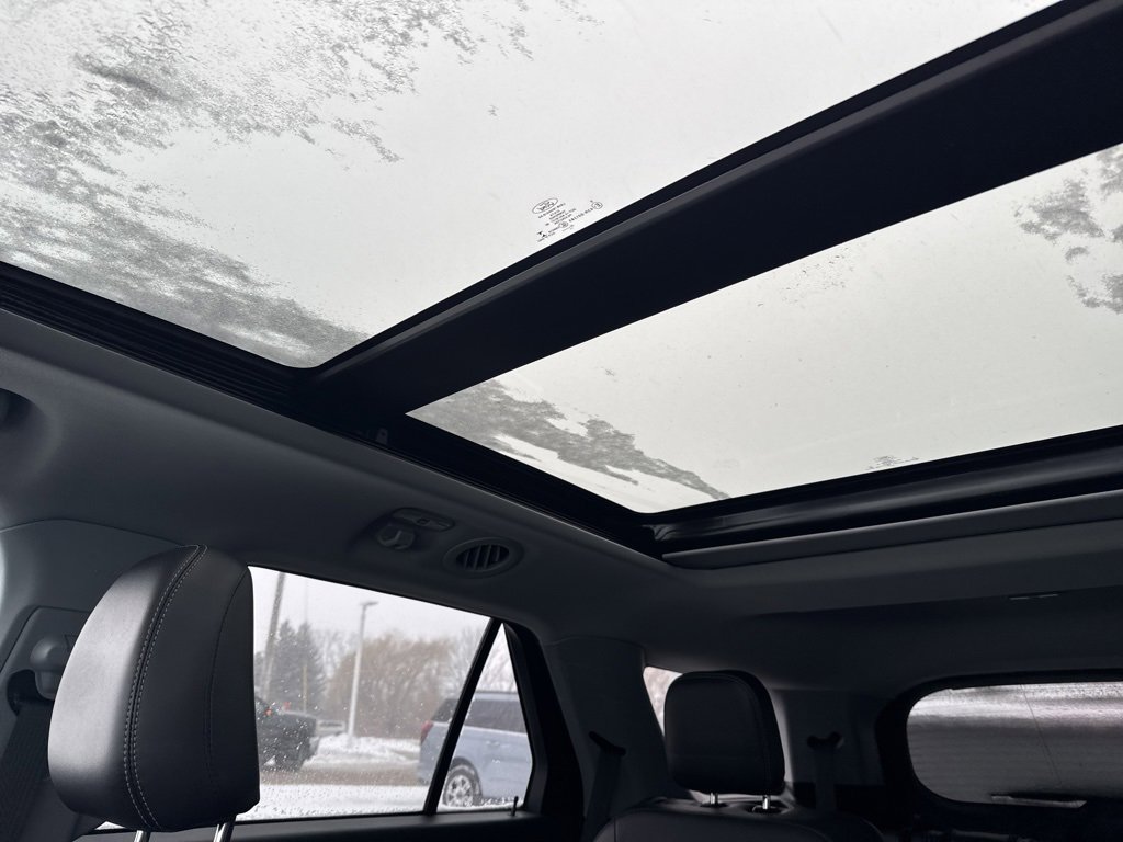 Certified 2023 Ford Explorer XLT w/ Equipment Group 202A image 9