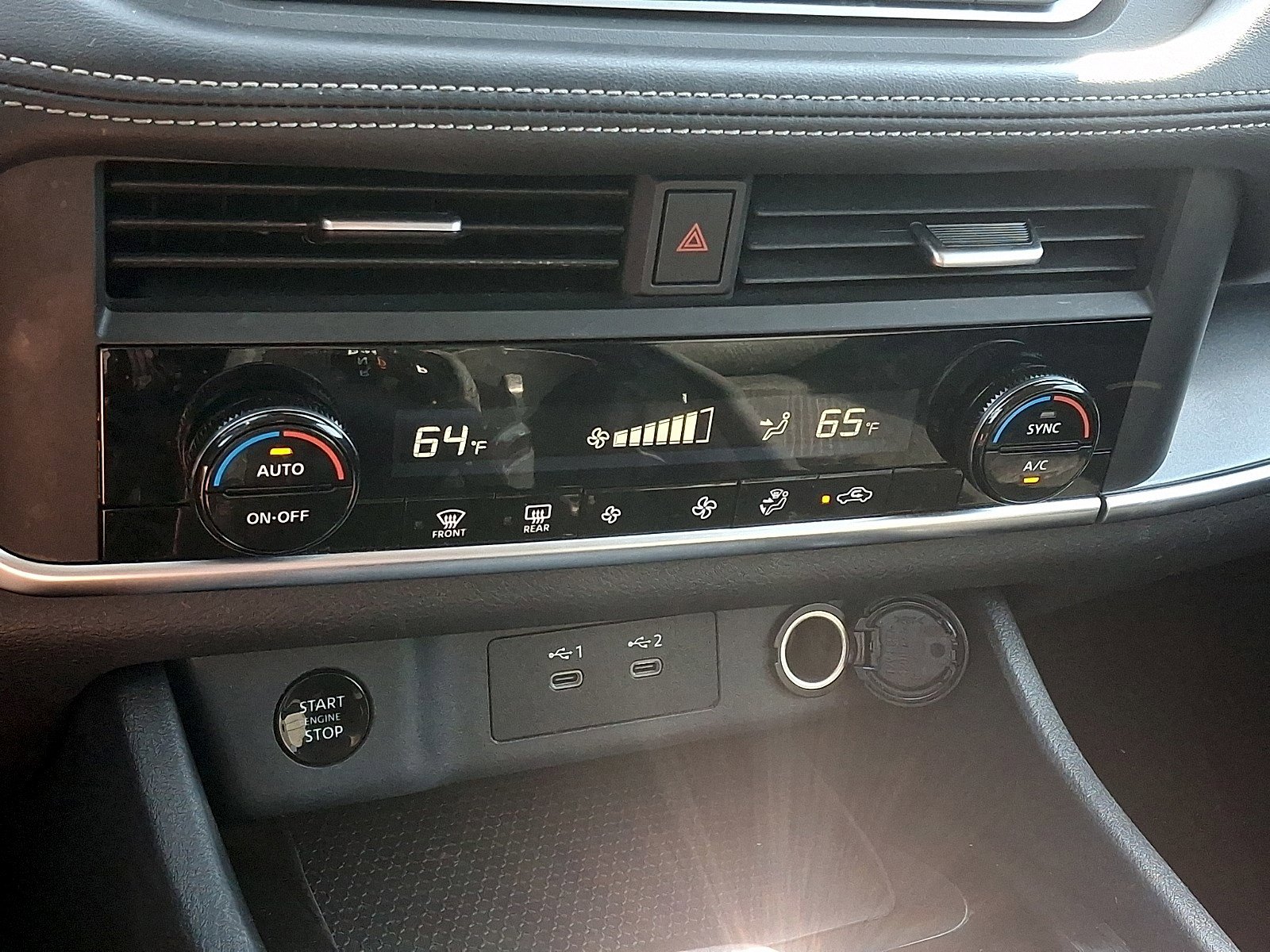 Used 2024 Nissan Rogue SV FWD image 14