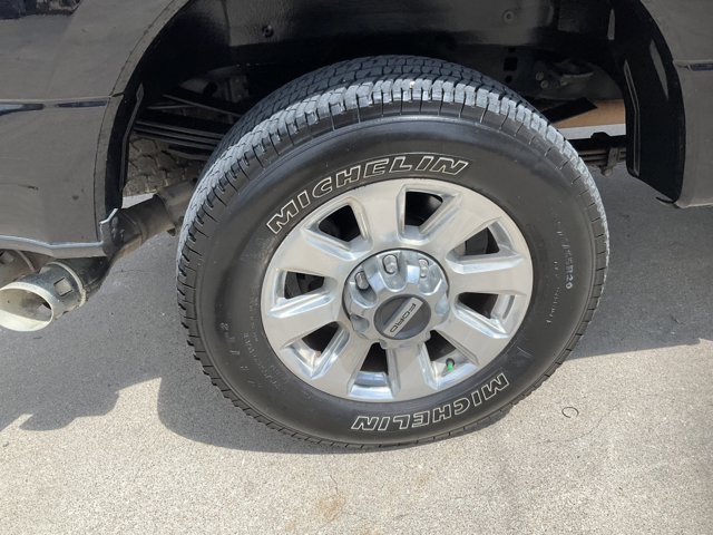 Certified 2021 Ford F250 Platinum w/ FX4 Off-Road Package AWD/4WD image 19
