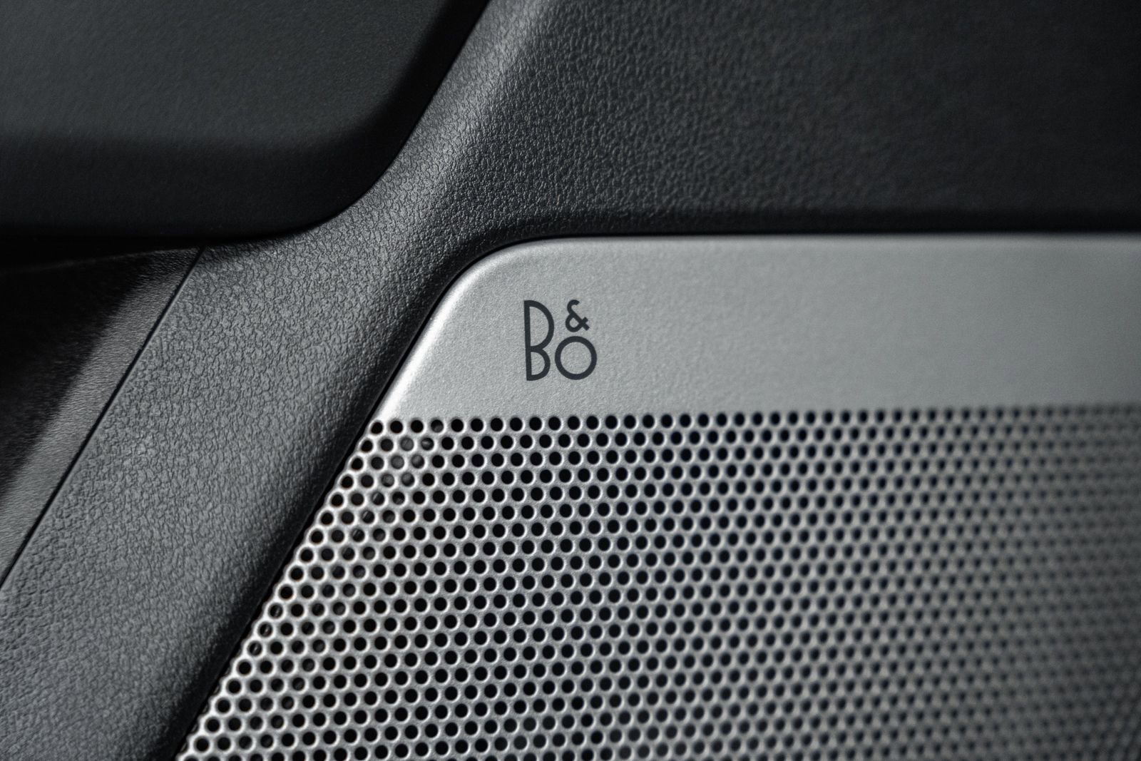 Certified 2025 Ford F250 Lariat w/ Black Appearance Package image 48